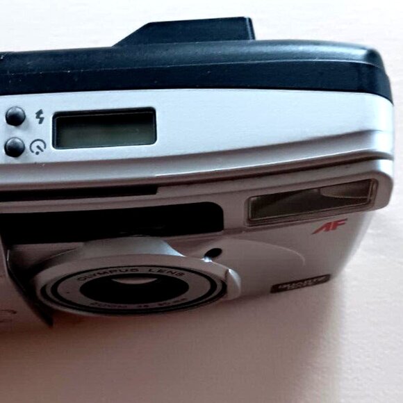 Olympus Infinity Zoom 80 35mm Point & Shoot Film Camera TESTED - Picture 9 of 11